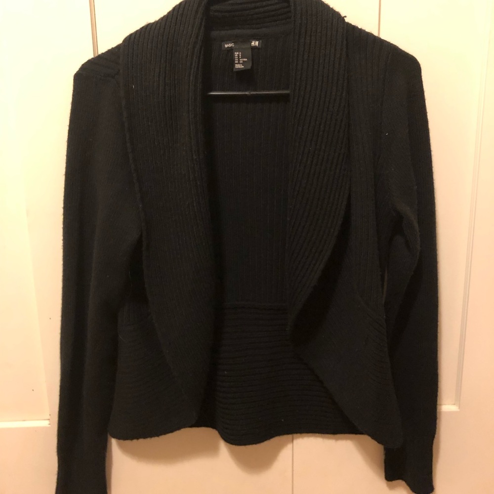 Black h&m sweater